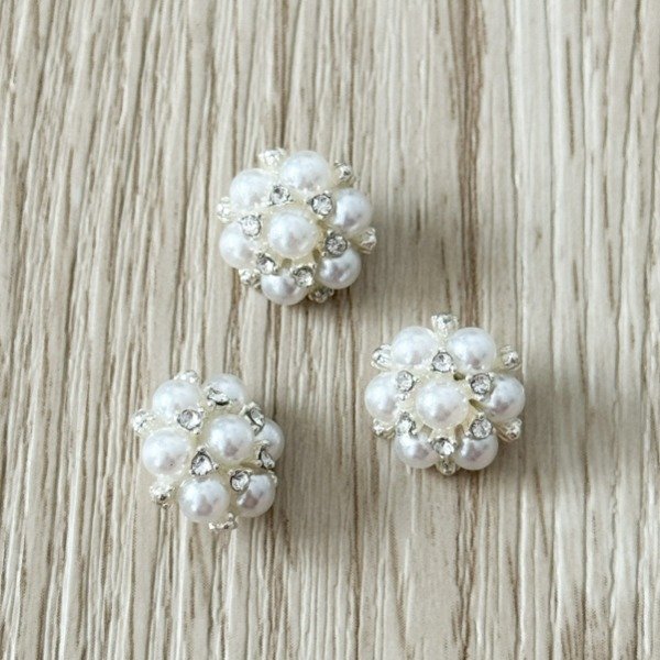 Producto - Dije Flor Perlada (13mm)