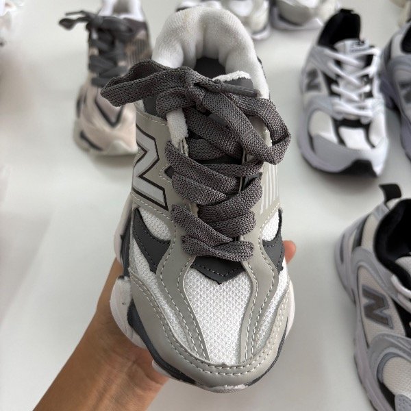 Producto - NB 9060 en color Gris con blanco 28 y 33 - 3
