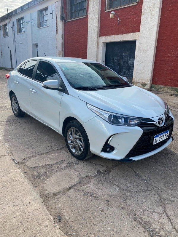 Toyota Yaris1.5 XLS CVT L/22 2022 en venta – Centenario Automotores
