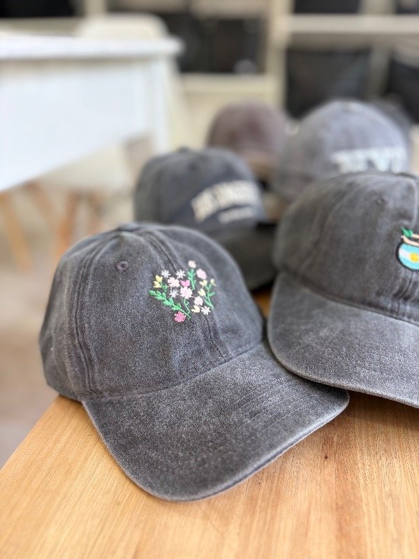 Producto - GORRA FLORCITAS (bordada)