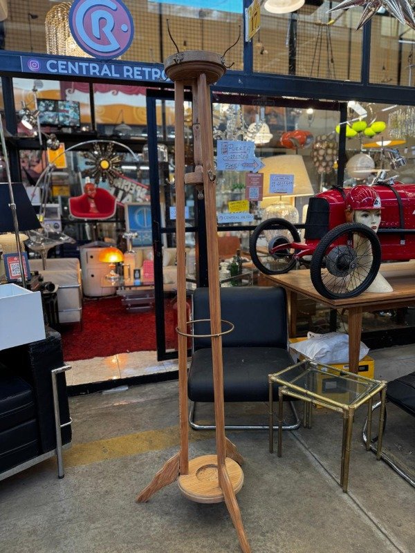 Producto - Perchero de pie de madera