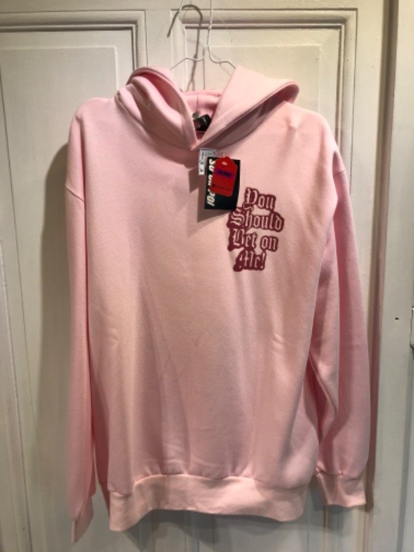 Producto - Buzo SO CIPPO rosa logos bordeaux nuevo c/etiqueta Talle 18 años- PRECIO: 30x