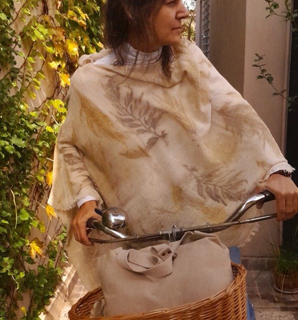 Producto - Poncho estampa botanica. Ultimos - 3