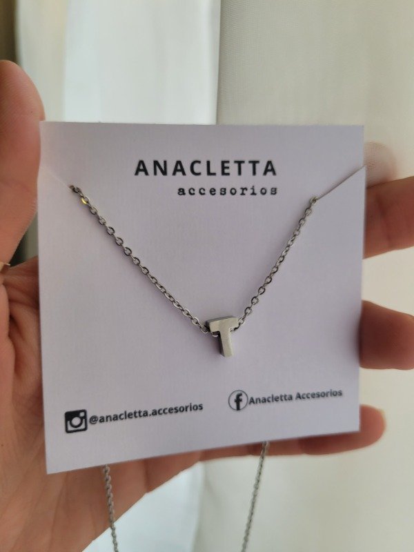 Producto - Gargantilla incial pasante T AQ