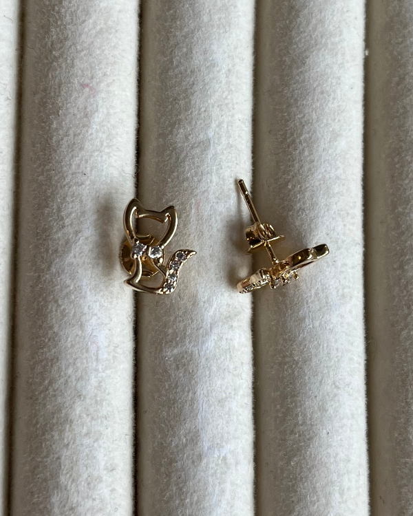 Producto - Aros gato con cubic enchapados en oro 18k 8mm