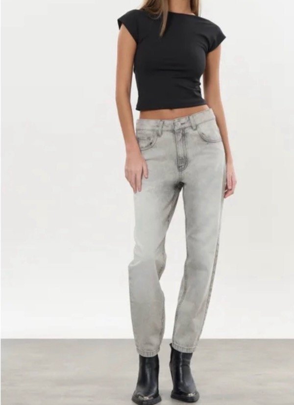 Producto - Jeans Mom rígido gris Garret - Magda