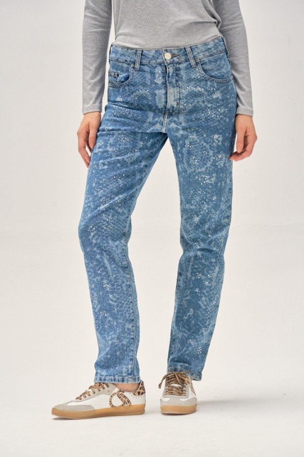 Producto - JEAN MOM LASER REPTIL Y STRASS AZUL