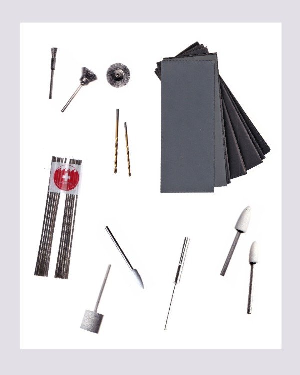 Producto - Kit de terminaciones / Mano Metal