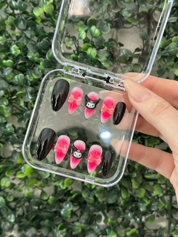 Producto - Uñas Kuromi Black