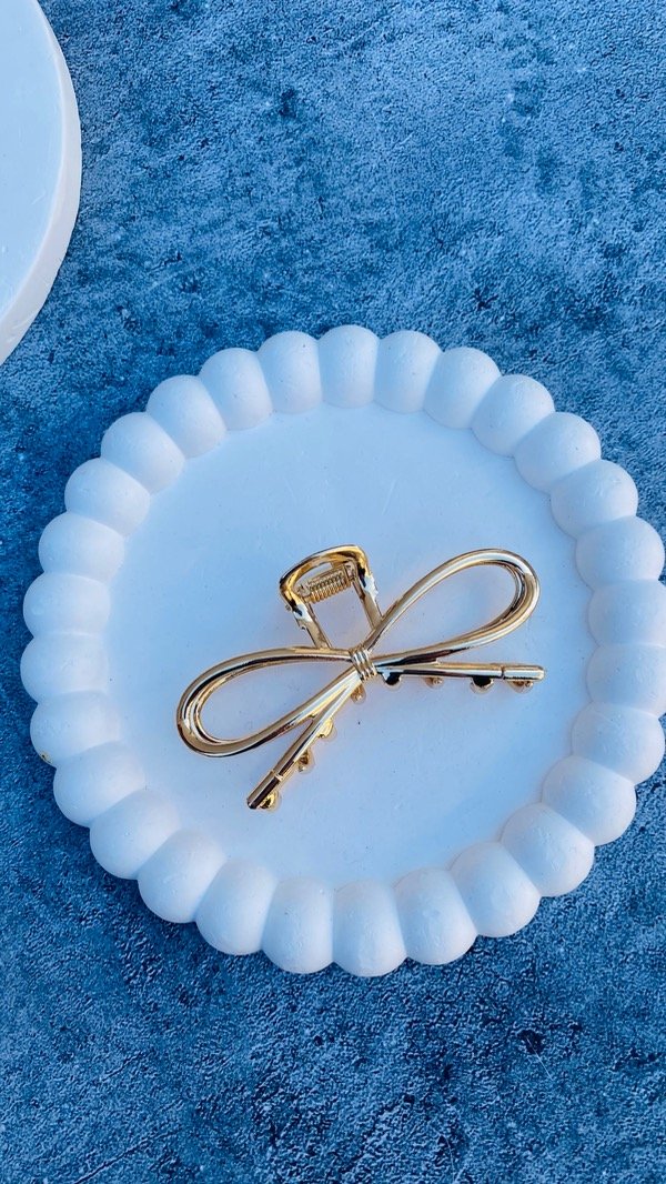 Producto - BROCHE METÁLICO MOÑO DORADO