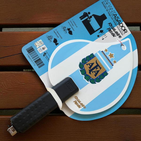 Producto - ENCENDEDOR CON APANTALLADOR AVIVADOR DE FUEGO ASADO EQUIPOS DE FUTBOL