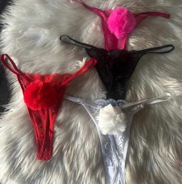 Producto - Less pompom erótica