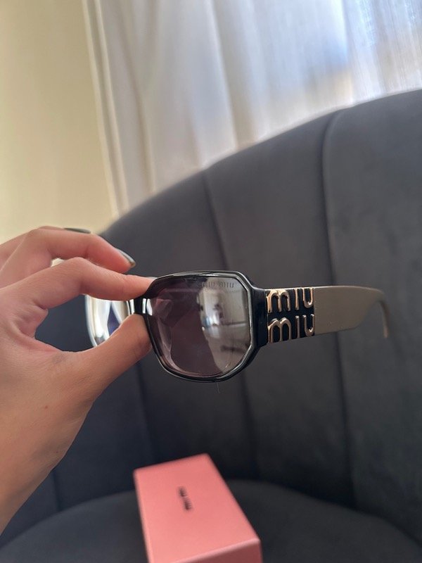 Producto - Gafas Miu Miu Gris con negro