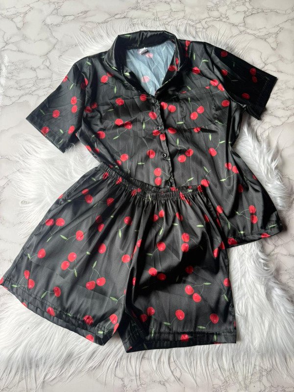 Producto - Pijama camisero animado de saten - Cerezas