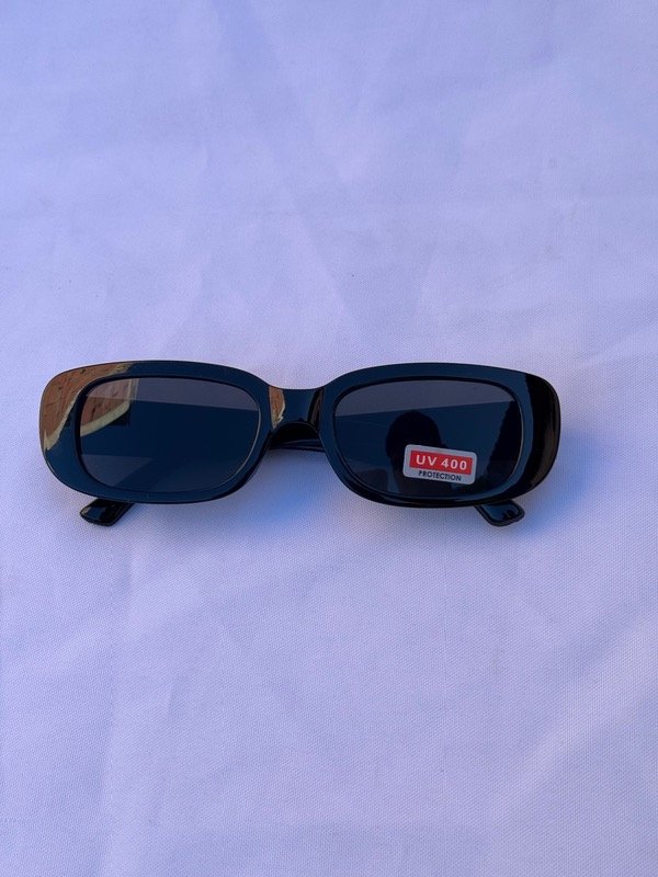 Producto - LENTES RETRO NEGRO BRILLANTE