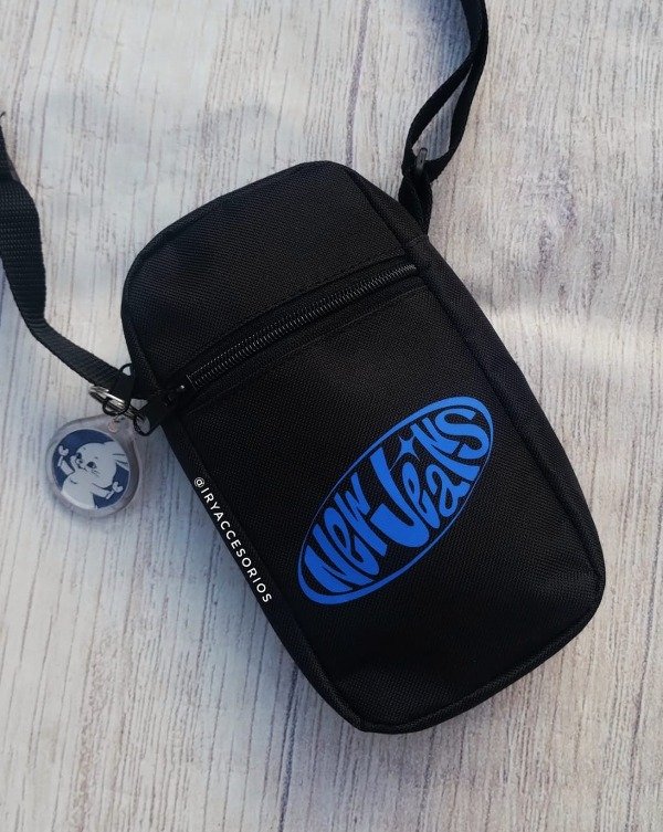 Producto - Portacelular - NewJeans