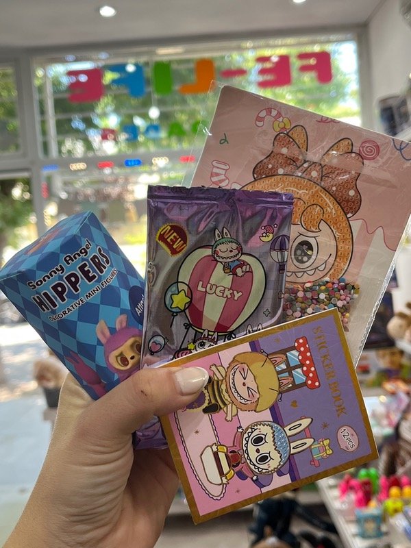 Producto - Combo labubu Sony+sticker+cartas+diamonds