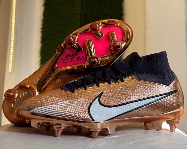 Producto - NIKE AIR ZOOM Mixtos dorado