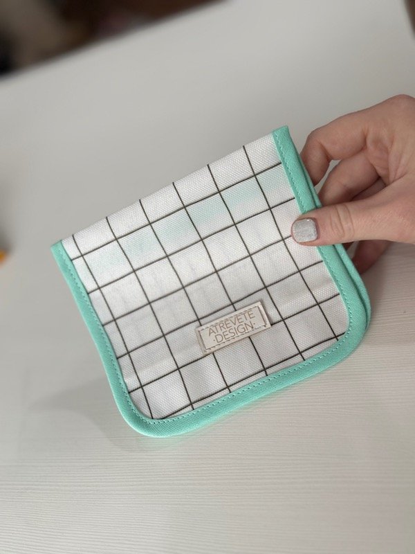 Producto - Mini estuche - cuadrille blanco y negro