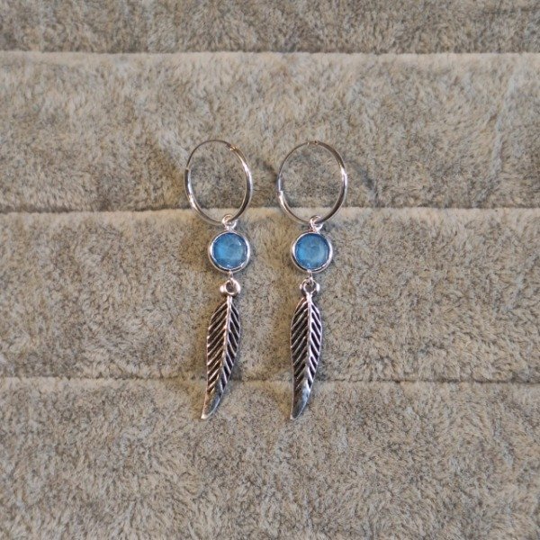 Producto - Argollitas PLUMAS CON CUBIC CELESTE