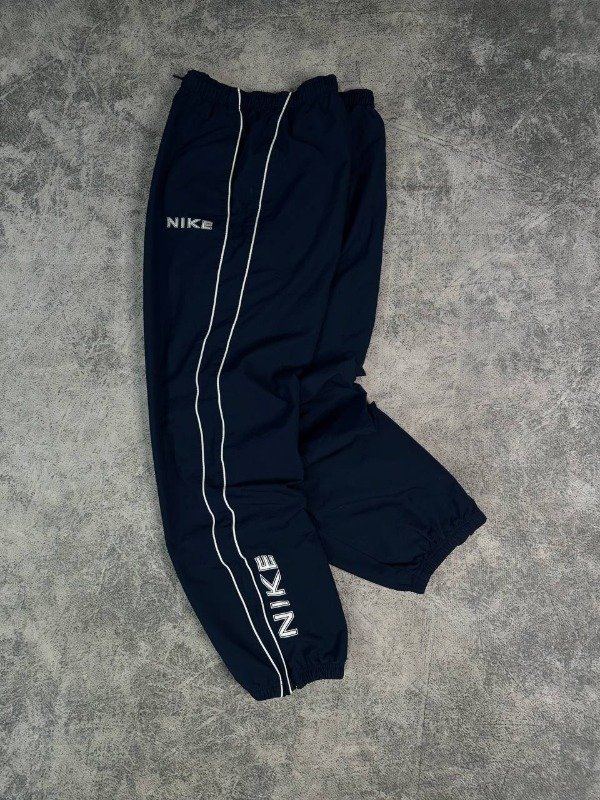 Producto - ROMPEVIENTOS NIKE VINTAGE (XL)