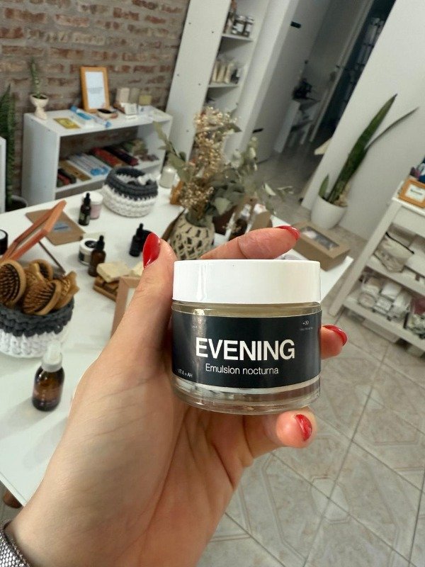 Producto - CREMA NOCTURNA ANTIAGE CON RETINOL Y AC. HIALURONICO