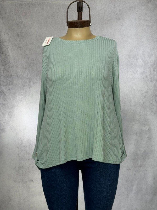 Producto - REMERA DONATO VERDE MORLEY BOTONES EVASE