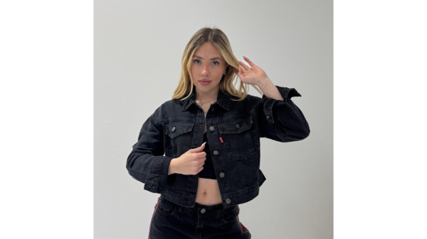 Producto - Campera Negra con Hebillas