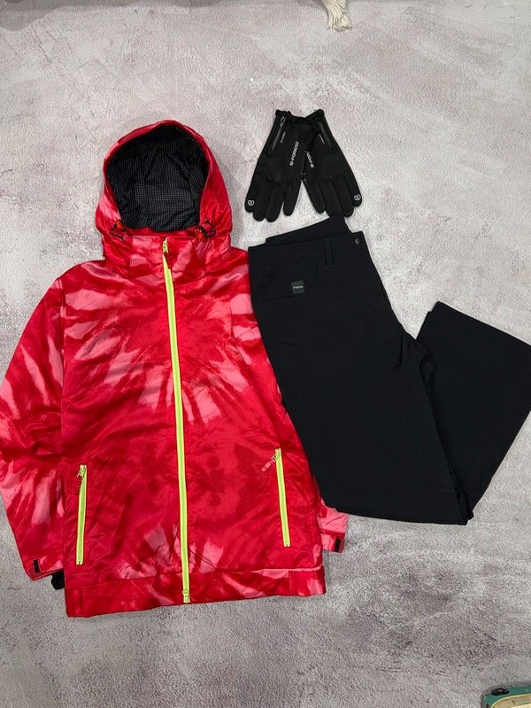 Producto - Campera Scape L + Pantalón Felice L + guantes