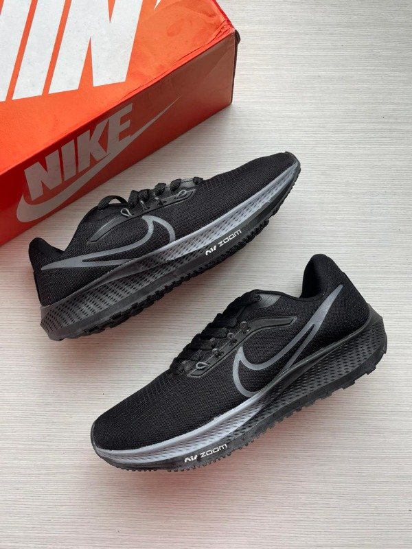 Producto - Nike Zoom TOTAL BLACK