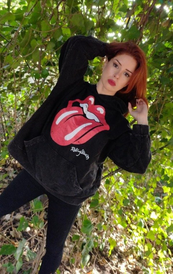 Producto - BUZO CANGURO STONES