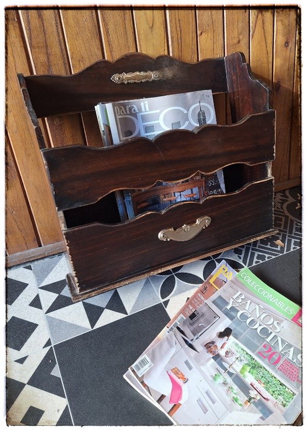 Producto - Antiguo Revistero, leve decapado