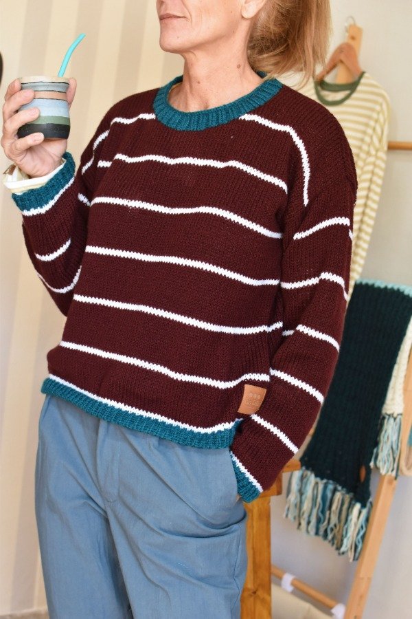 Producto - Sweater Fantasía y Realidad - Bordó