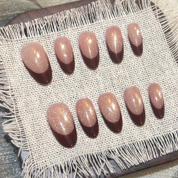 Producto - Uñas Press on Almendradas Tornasol French Brown