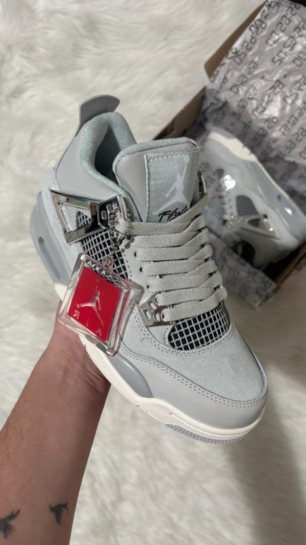 Producto - JORDAN RETRO 4 FROZEN MOMENTS - 1