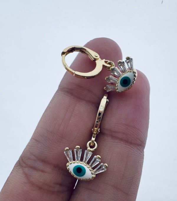 Producto - ARGOLLAS OJOS CON CÚBIC PLATA D