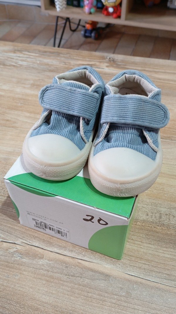 Producto - ZAPATILLAS CHK CELESTE