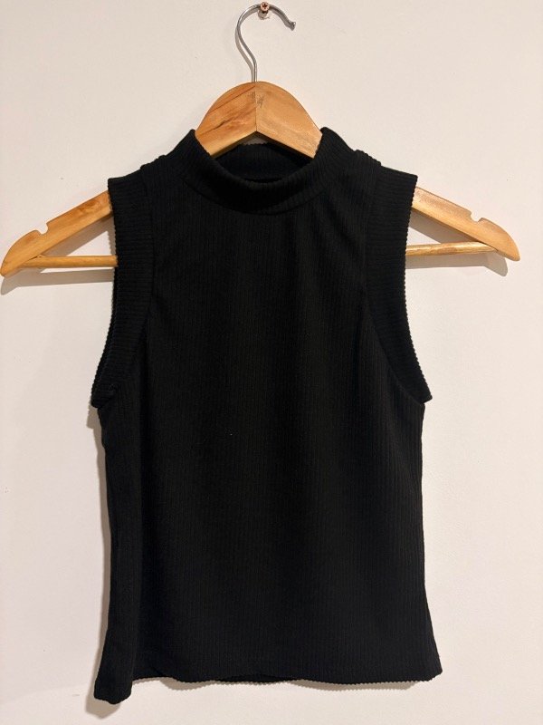 Producto - Musculosa bordes