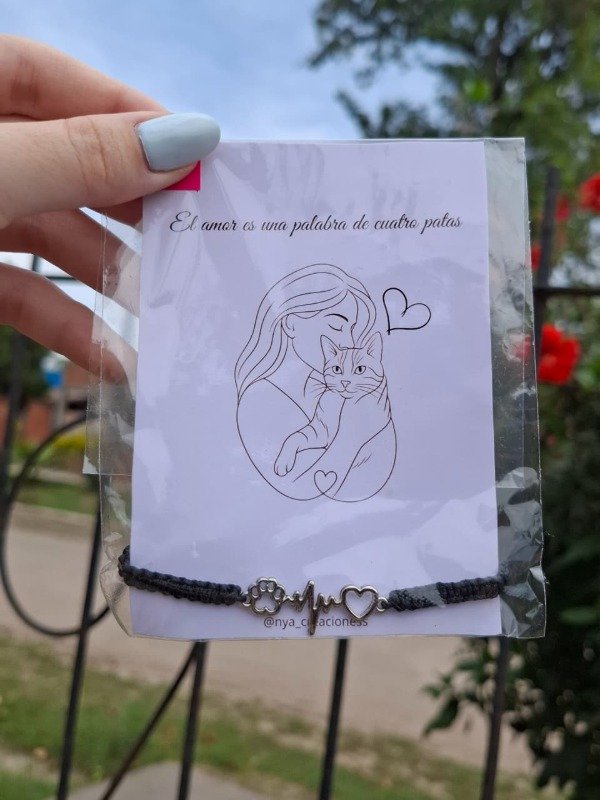 Producto - Pulsera de hilo gatito