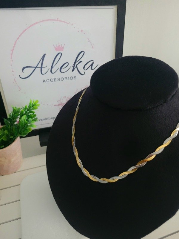 Producto - Cadena trenzada bicolor de acero quirúrgico y dorado