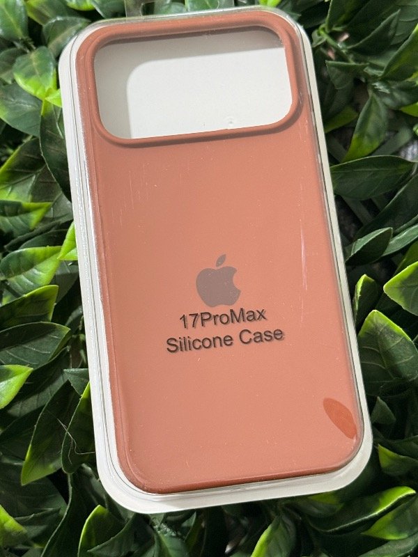 Producto - Silicona Marrón/ IPhone 17 Pro Max