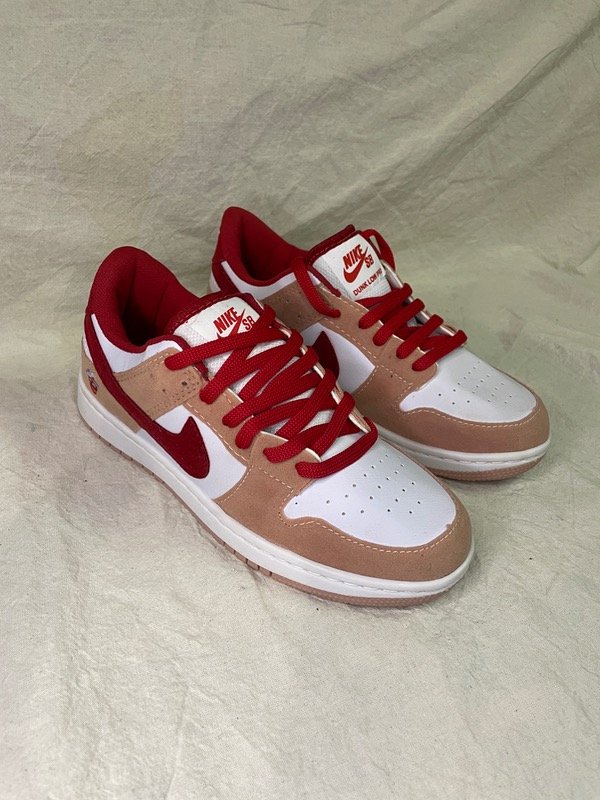 Producto - Nike Dunk SB Cereza