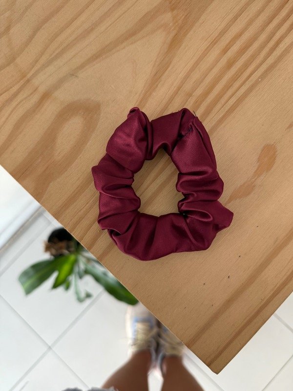 Producto - Scrunchie bordo