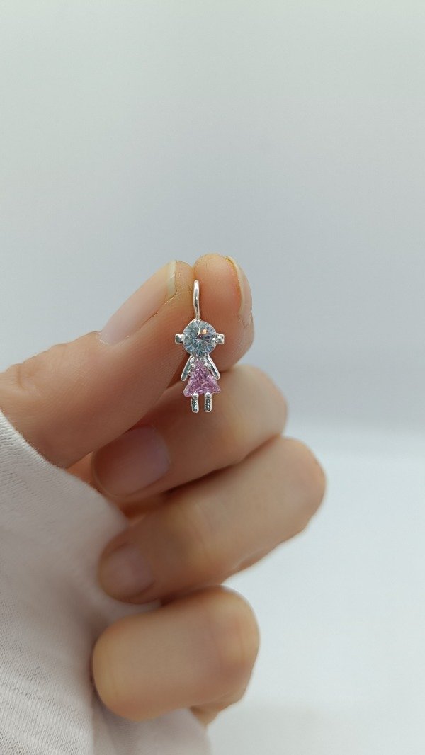 Producto - Dije "Niña" cubic rosa.