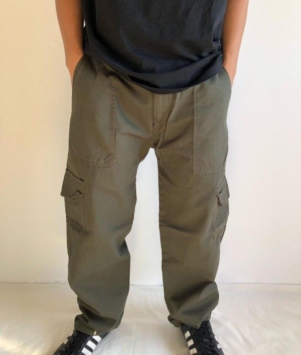 Producto - Cargo de gabardina verde militar