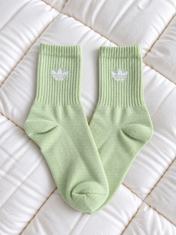 Producto - Adidas verde logo chico CLASICAS