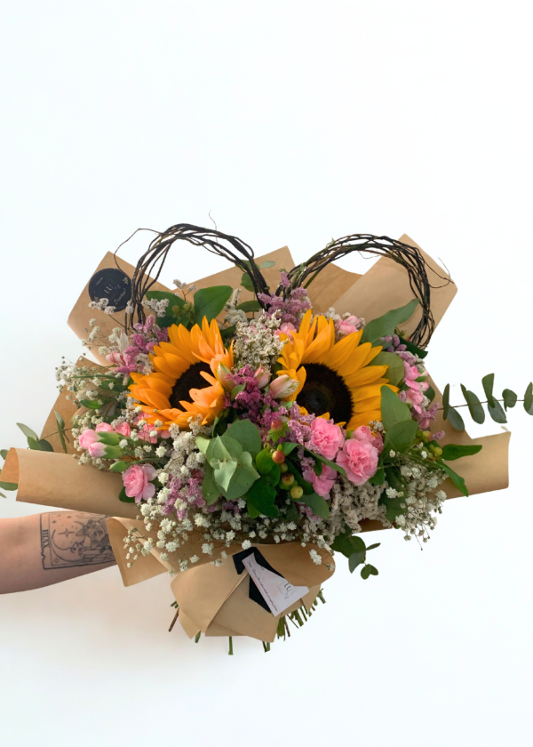 Producto - Ramo de corazon con girasol