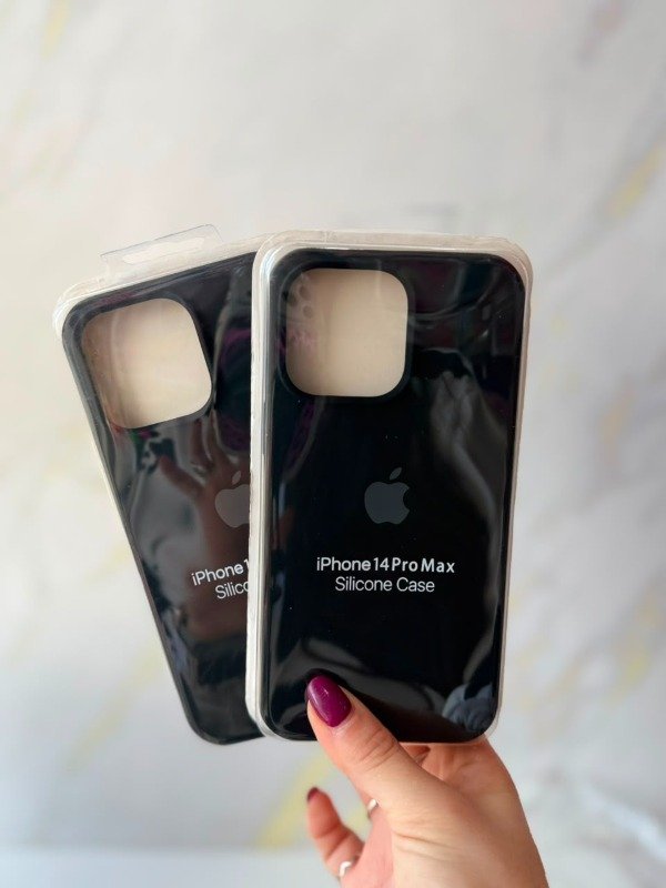 Producto - Silicone case IPhone 14 pro max negro con manzana clara