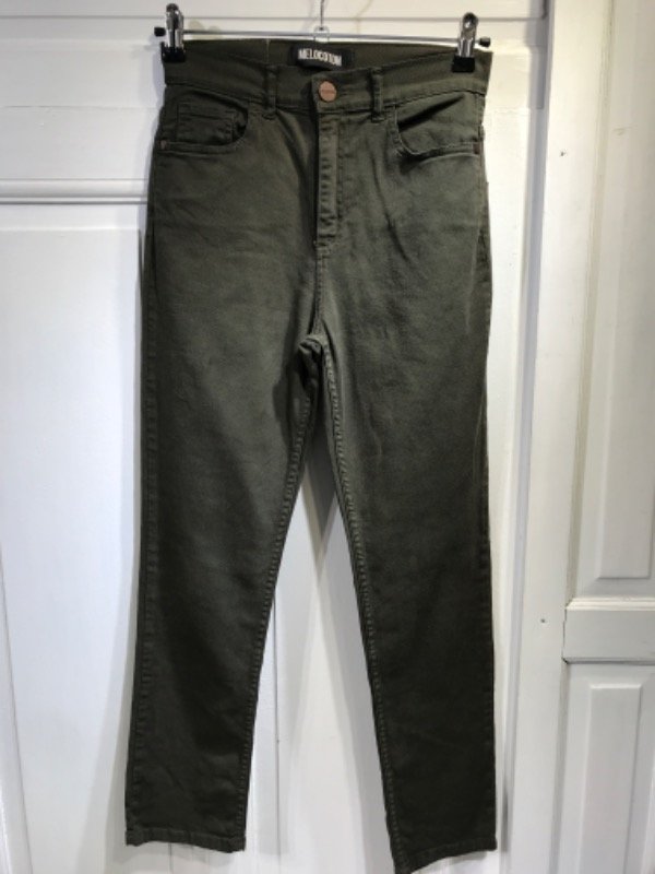 Producto - Jean MELOCOTON verde militar chupin Talle 24- PRECIO: 32x