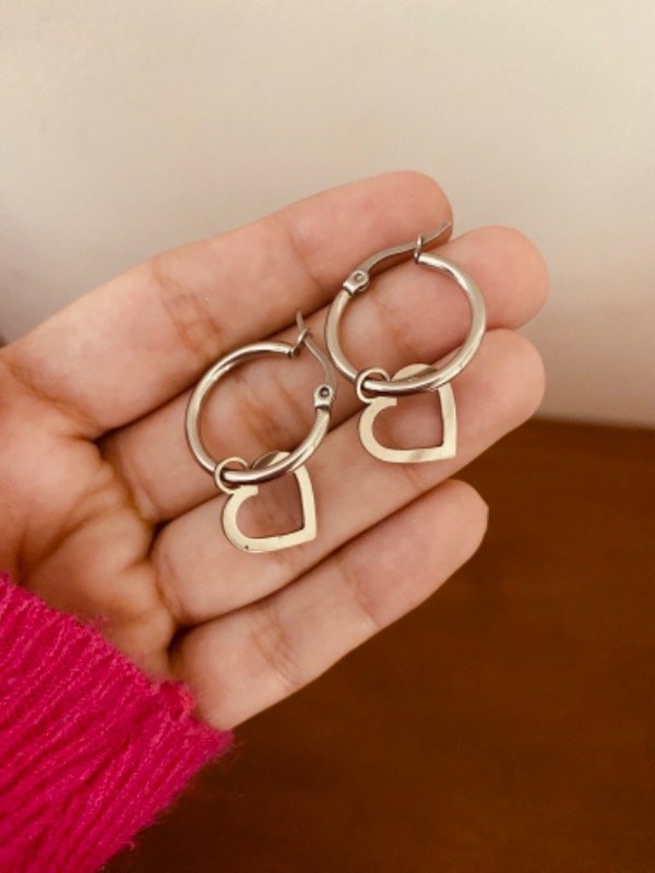 Producto - Argollas Mili con dije corazón